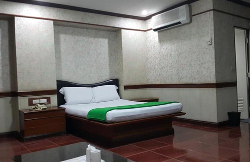 Wat Tha Phra Apartment | West Wing Mansion