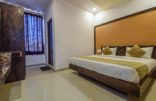 Central Area Hotel | West Wood Hotel near railway way station