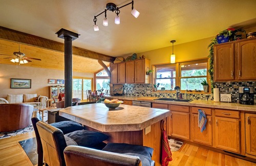 Westcliffe House | Westcliffe Home w/ Decks & Mountain Bikes