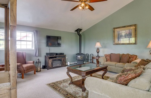 Westcliffe House | Westcliffe Vacation Rental w/ Yard & Grill