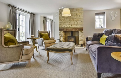 Cockleford Cottage | Westerleigh Cottage - sleeps 4 guests in 3 bedrooms