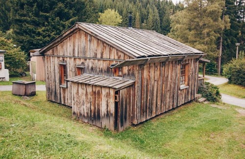 Ilmenau Apartment | Western Bungalow 251A weekly package 7 nights - Naturcamp Meyersgrund -