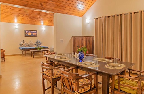 Kuthar Villa | Western Edge Kasauli !Lawn! Bonfire! Peace! Pvt Villa !