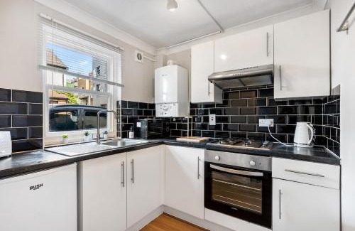 Brighton House | Western House - Sleeps 11 - 2 Bath - Free Parking