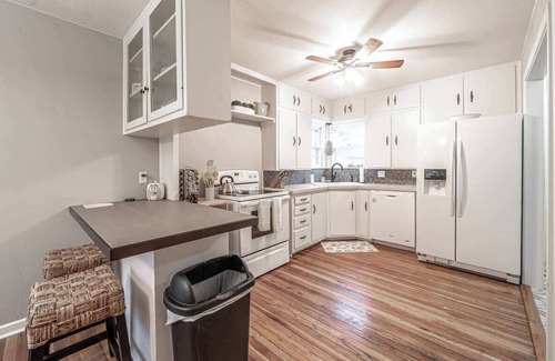 Lubbock House | Western Reunion - 2BR 1BA - Clean, Quiet, Safe