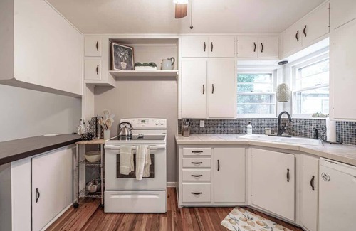 Lubbock House | Western Reunion - 2BR 1BA - Clean, Quiet, Safe