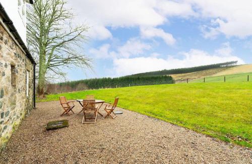 Huntly House | Westerpark Cottage, Pet & Family Friendly Countryside Retreat, Aberdeenshire