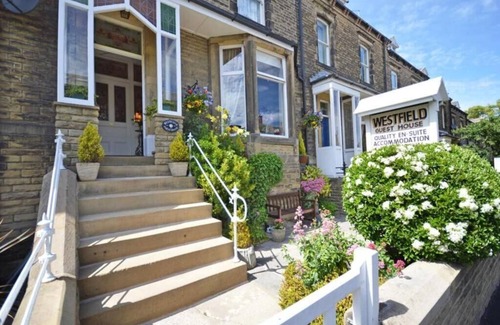 Skipton House | Westfield House - Characterful 7 Bedroom Townhouse