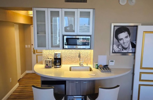 Las Vegas Apartment | Westgate Resort and Casino with all the amenities near the Grand Prix
