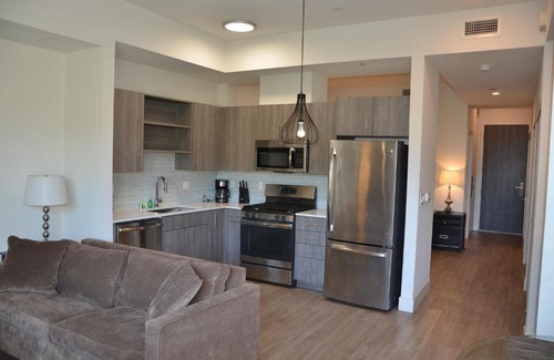 Westlake South Apartment | Westlake 30 Day Stays