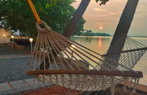 Munroe Island House | Westland Villas