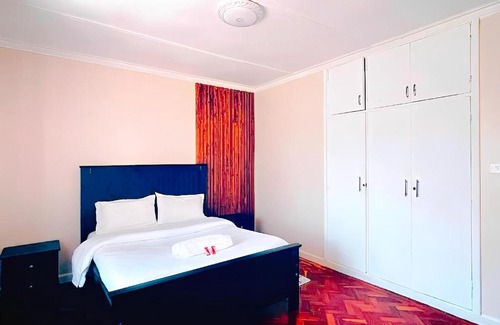 Nairobi House | Westlands Luxury 2bd Condo near Sarit Center & Westgate