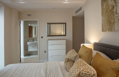 Vincent Square Apartment | Westminster two bed two bath