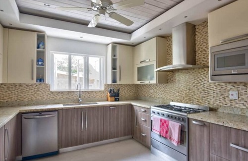 Merlin Bay Villa | Weston House by MC