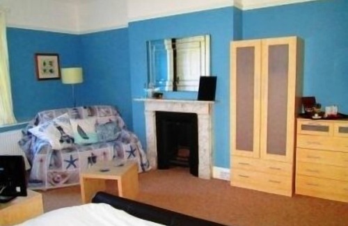 Totland Bay Bed & Breakfast | Weston Manor Bed and Breakfast