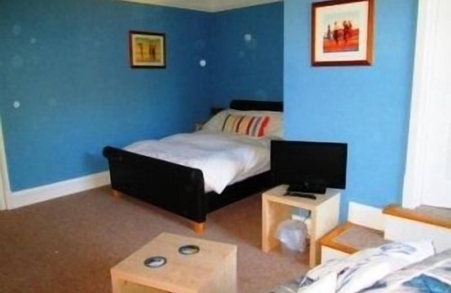 Totland Bay Bed & Breakfast | Weston Manor Bed and Breakfast