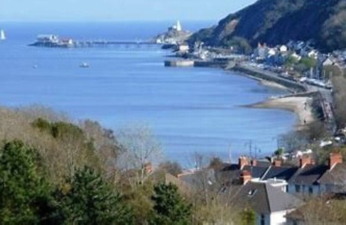 Mumbles House | Westport Avenue - Three Bedroom House, Sleeps 7