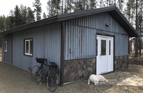 Valemount Cottage | Westridge Guest House