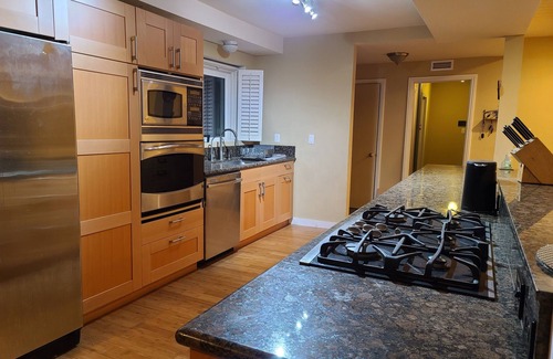 Ladera Heights House | Westside Retreat w/Yard, Grill, Hot Tub, Near Sofi Stadium, LAX, and the Beach