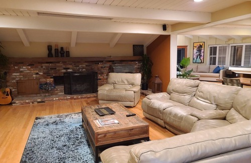 Ladera Heights House | Westside Retreat w/Yard, Grill, Hot Tub, Near Sofi Stadium, LAX, and the Beach