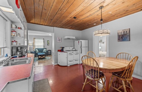 River West Cottage | Westside Spot! Hot Tub+Big Porch w/Enclosed Yard+Pets OK