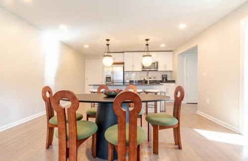 West New Haven Apartment | Westville Haven Modern2BR Near Yale and Onsite Parking