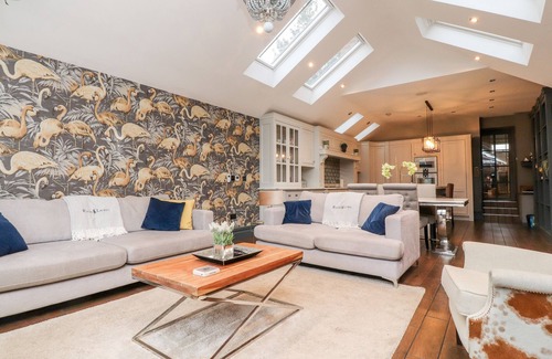 Lytham St. Anne's Cottage | WESTWOOD HOUSE, family friendly, with open fire in Lytham St. Annes