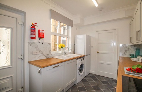 Weymouth Cottage | WEYMOUTH BAY APARTMENT A, pet friendly, with a garden in Weymouth