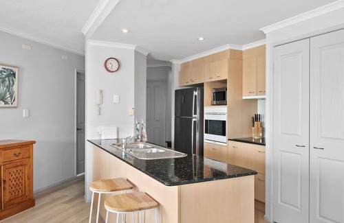 Yaroomba Apartment | Whale Point Idyllic apartment Hideaway located in Point Arkwright with Ocean Views