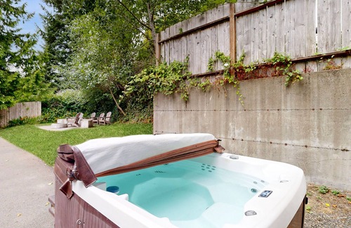 Depoe Bay House | Whale's Spout - Depoe Bay, OR
