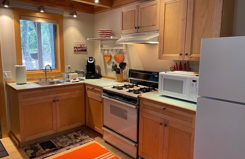 Juneau Cottage | Whale Song Cottage-Private and CozynCBJ1000044