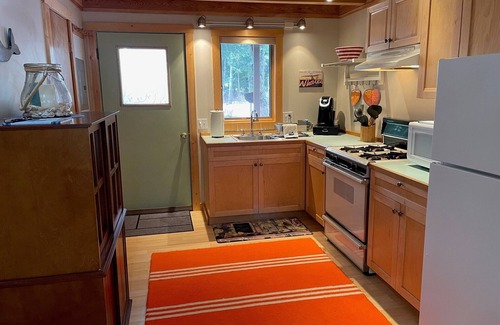 Juneau Cottage | Whale Song Cottage-Private and CozynCBJ1000044