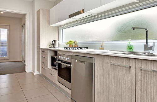 Caves Beach House | Whale Tales at Caves Beach Villas