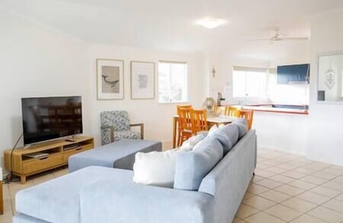 Point Lookout Apartment | Whale Watch Unit 15 - Spacious Beachfront Apartment