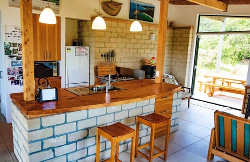 Whangapoua House | Whangapoua Family Bach - 100m to the beach!