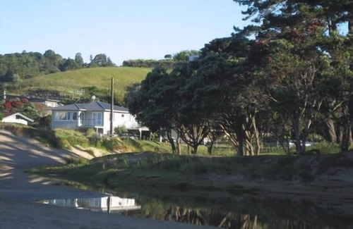 Tutukaka House | Whangaumu Bay. Great space and sea views