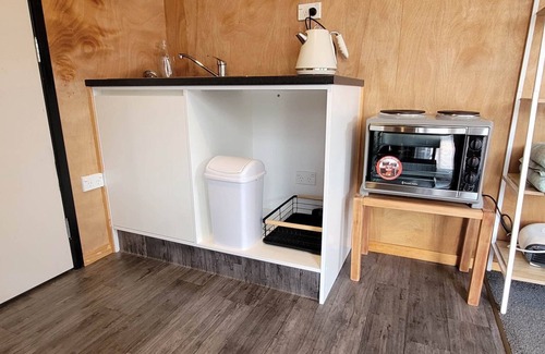 Porangahau Apartment | Whare Aio Peaceful, tranquil setting nestled in Porangahau village.