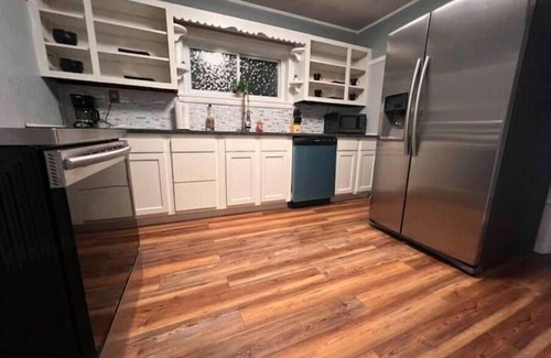 Nitro House | What a cute 2 bed room 1 bath home