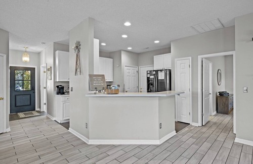 Murraysville House | Wheatfields Home · Amazing Location+Fire Pit+Games| Backyard Bungalow
