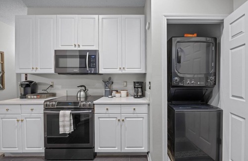 Murraysville House | Wheatfields Home · Amazing Location+Fire Pit+Games| Backyard Bungalow