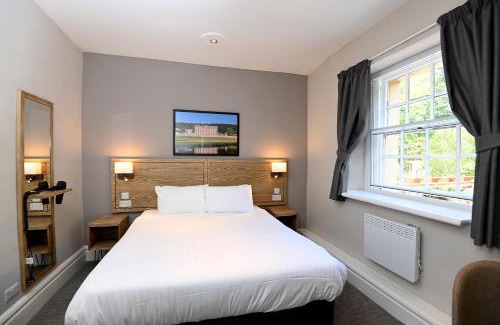 Baslow Hotel | Wheatsheaf, Baslow by Marston's Inns