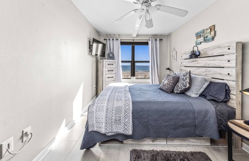 Gulf Shores Condo | Wheelchair Accessible Paradise | 2/2 Beachfront