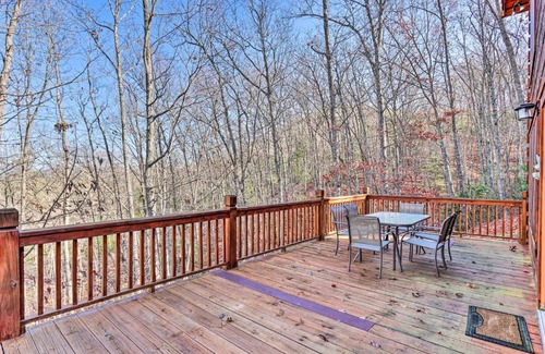 Murphy House | Wheelchair-Accessible Murphy Cabin with Fire Pit!