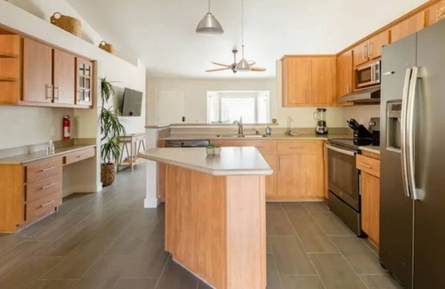 Paradise Valley Village House | Wheelchair & Pet-Friendly/Huge Yard- Gemini North
