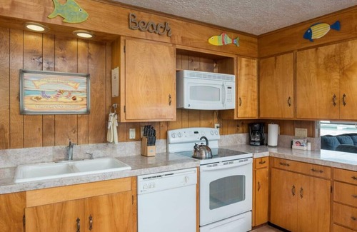 Lincoln City Apartment | Wheelhouse-Oceanfront, balcony, kitchen, fireplace