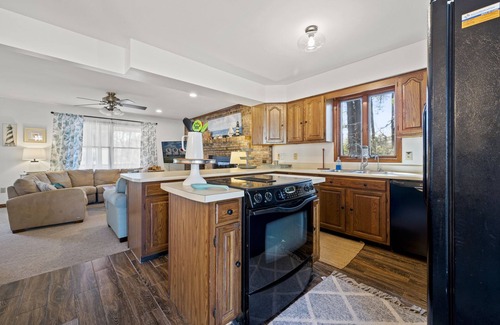 Chincoteague House | Whelks on Willow - Private Pool!