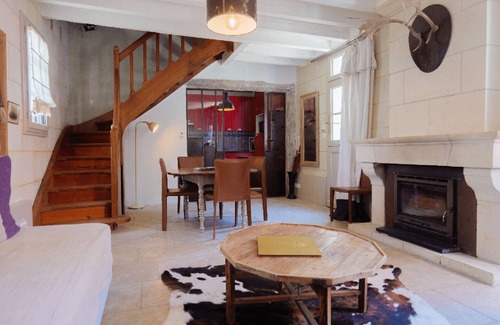 Candes-Saint-Martin House | When heritage, art and well-being meet