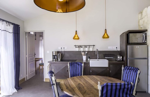 Candes-Saint-Martin House | When heritage, art and well-being meet