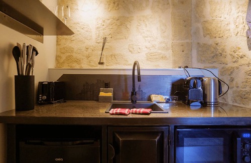 Candes-Saint-Martin House | When heritage, art and well-being meet