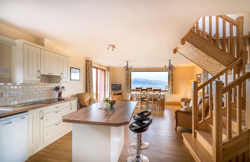 Dunquin Cottage | 'WHERE HEAVEN TOUCHES EARTH' A VIEW LIKE NO OTHER.